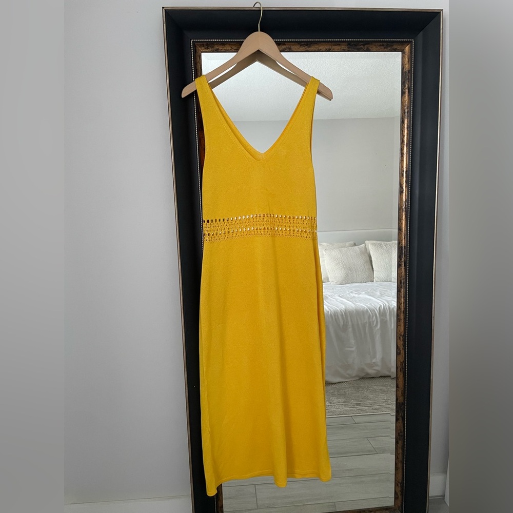 H&M Mustard Yellow Crochet Waist V-Neck Knit Midi Dress Size M - Picture 2 of 9
